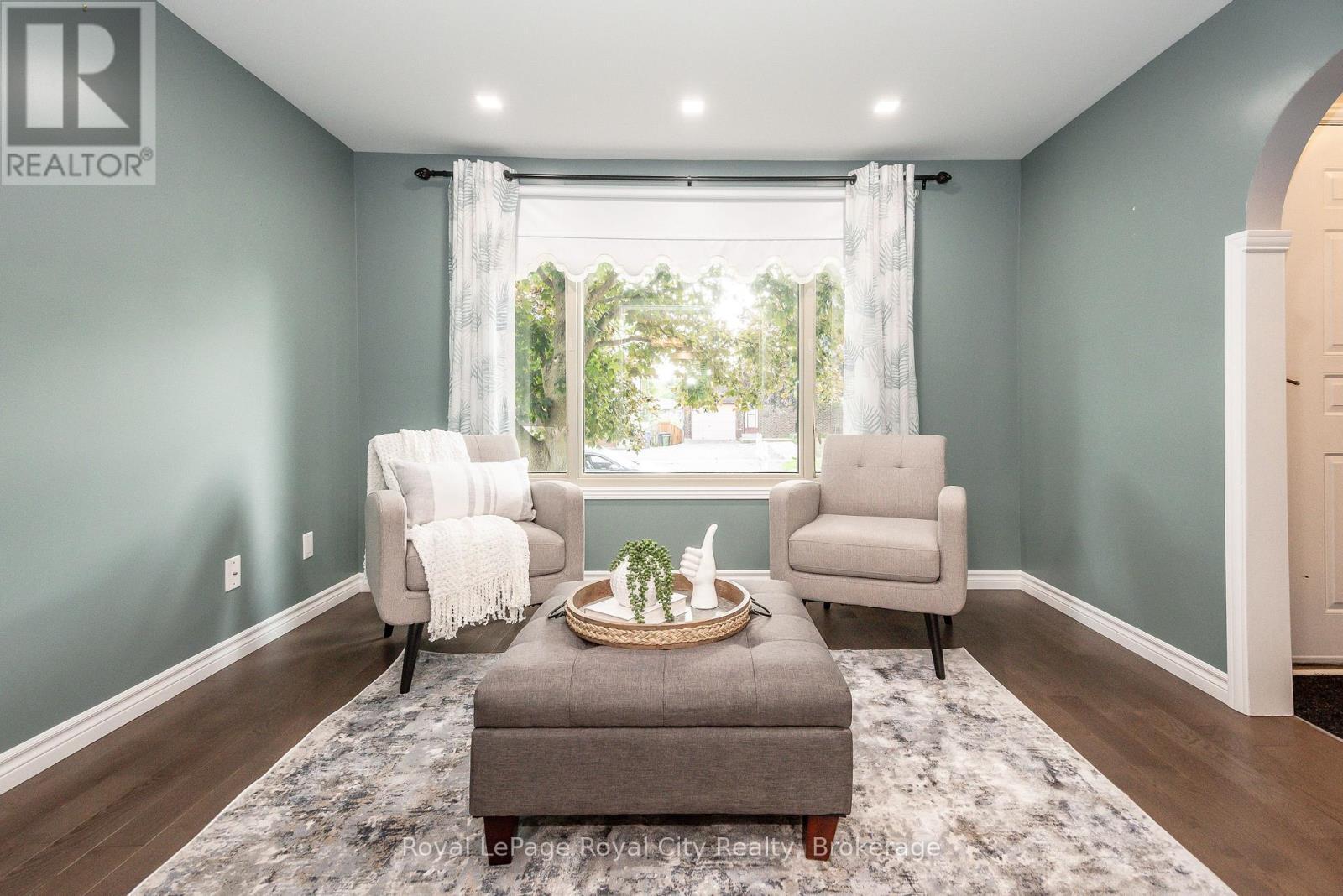












236 IRONWOOD ROAD

,
Guelph (Kortright West),




Ontario
N1G3G1

