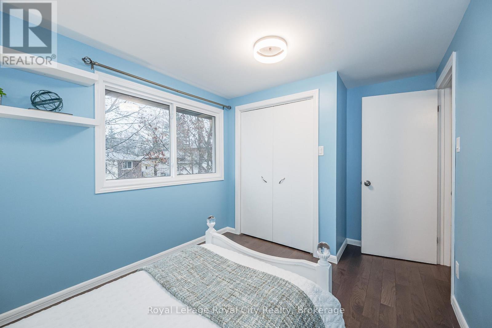 












236 IRONWOOD ROAD

,
Guelph (Kortright West),




Ontario
N1G3G1

