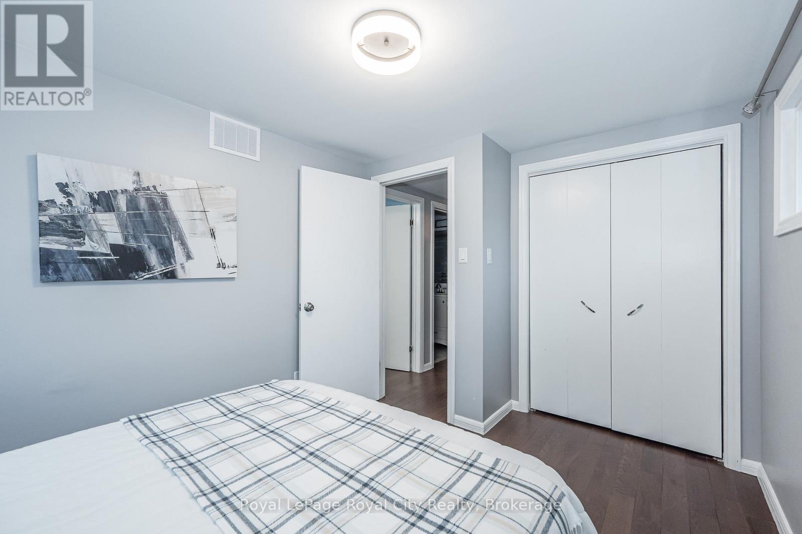 












236 IRONWOOD ROAD

,
Guelph (Kortright West),




Ontario
N1G3G1

