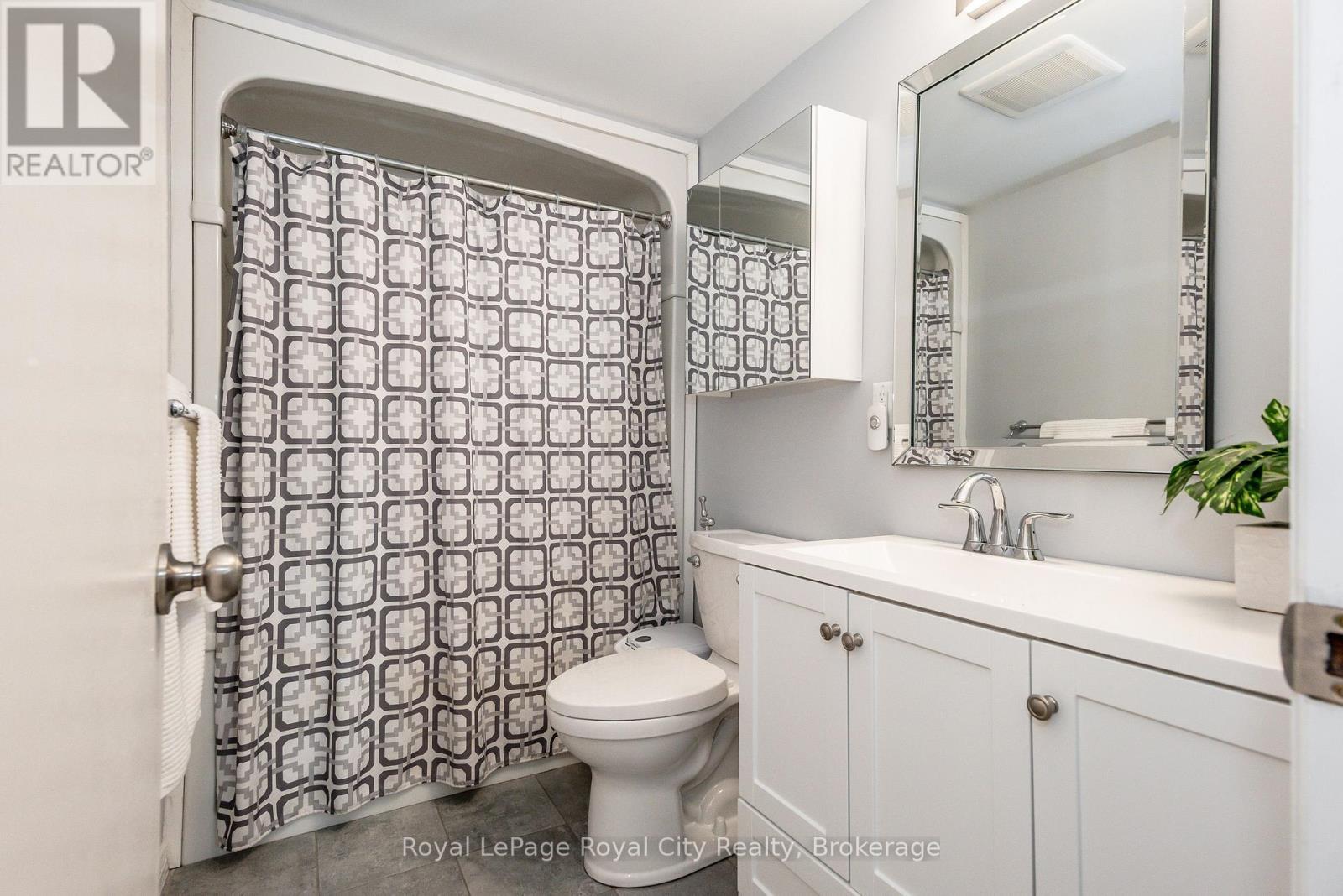 












236 IRONWOOD ROAD

,
Guelph (Kortright West),




Ontario
N1G3G1

