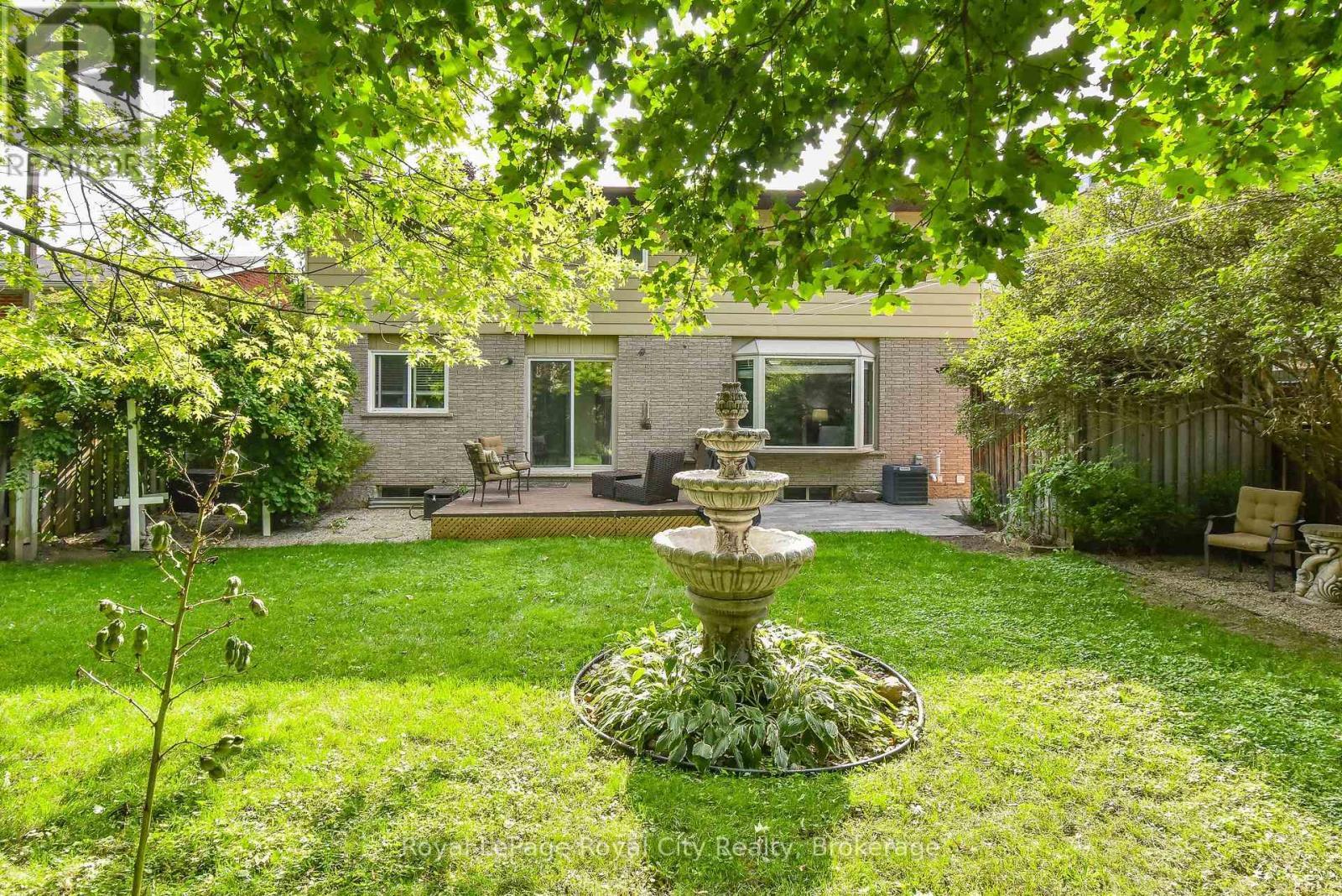 












236 IRONWOOD ROAD

,
Guelph (Kortright West),




Ontario
N1G3G1

