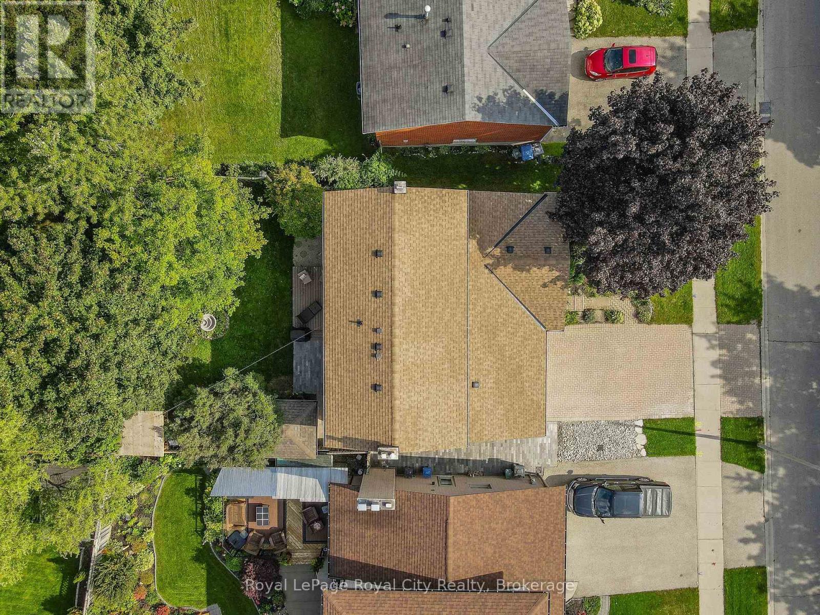 












236 IRONWOOD ROAD

,
Guelph (Kortright West),




Ontario
N1G3G1

