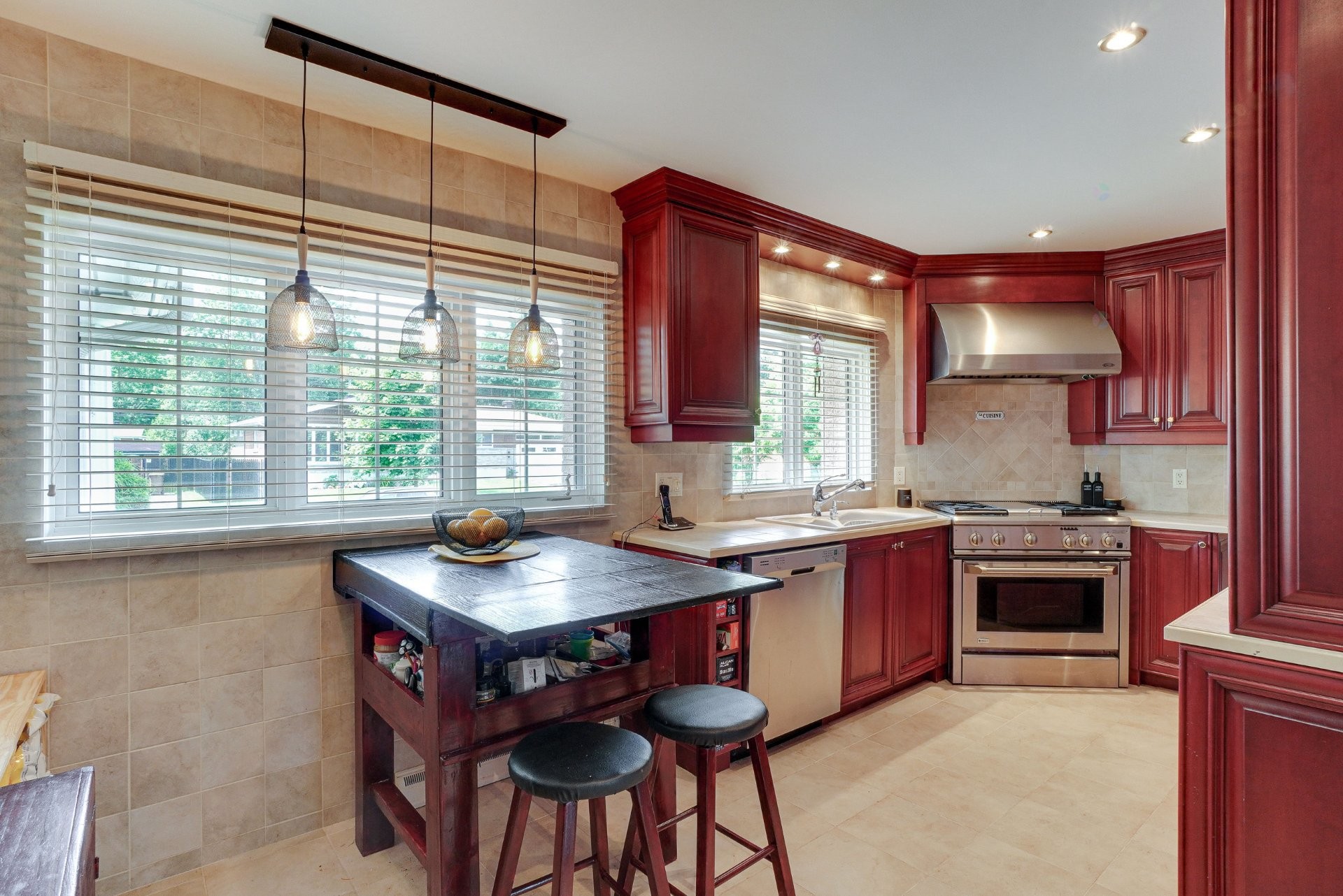









47


Rue Leber

,
Repentigny (Repentigny),




QC
J6A3X8

