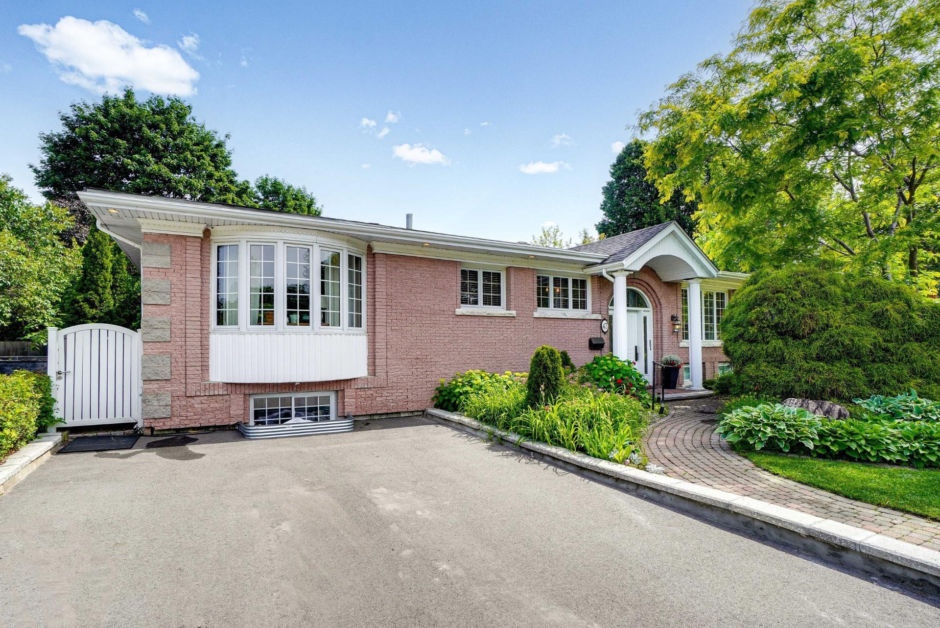 









47


Rue Leber

,
Repentigny (Repentigny),




QC
J6A3X8

