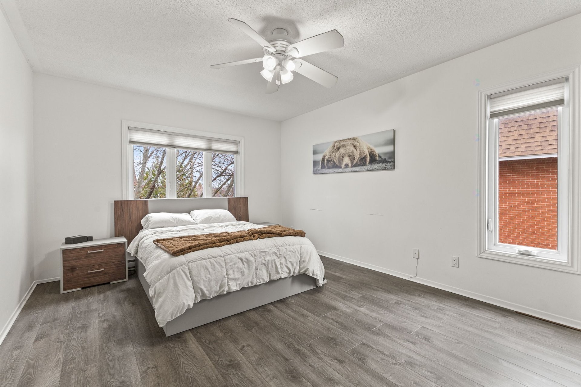 









160


Boul. du Mont-Bleu

, 2,
Gatineau (Hull),




QC
J8Z1K1

