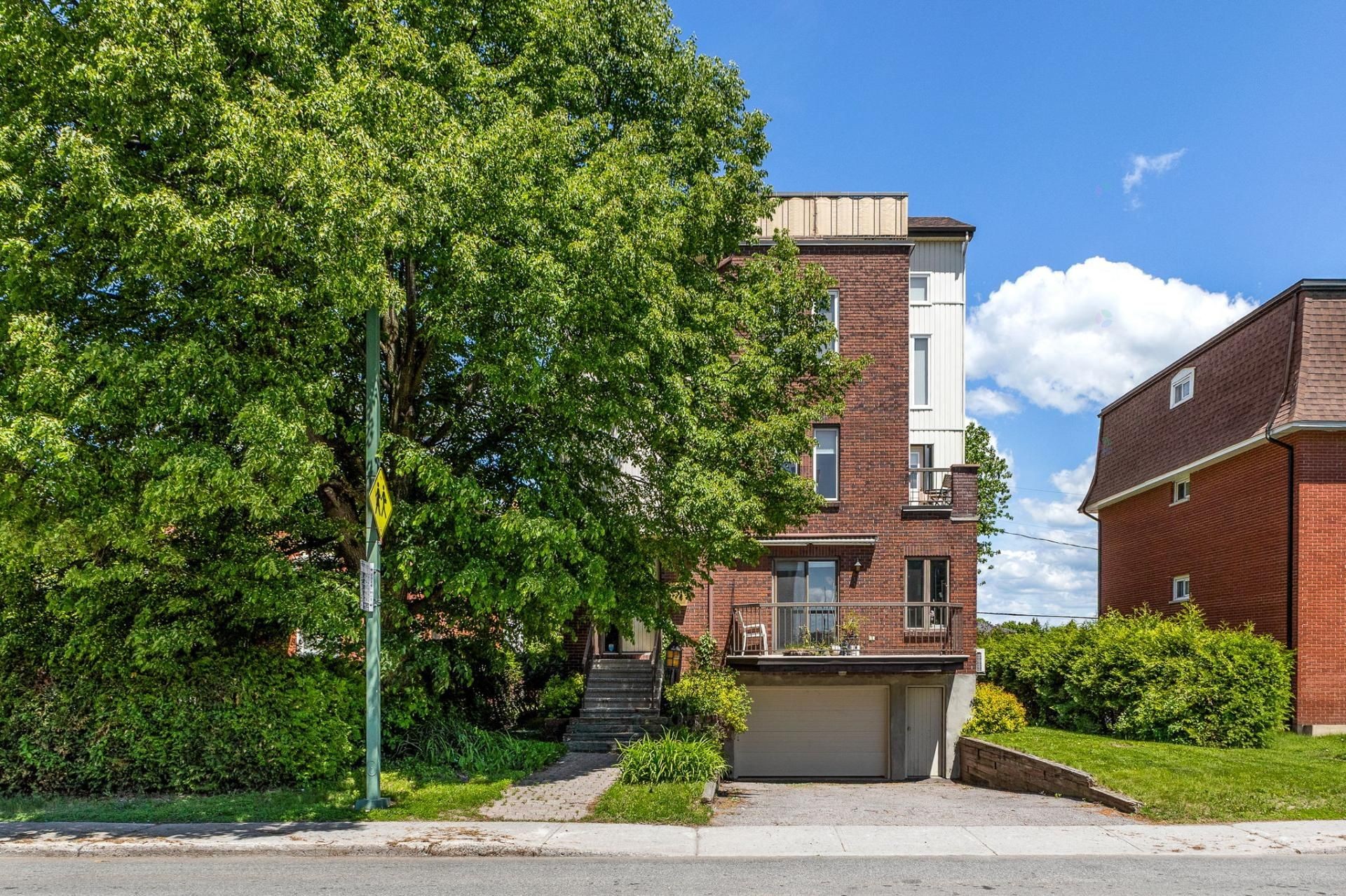 









160


Boul. du Mont-Bleu

, 2,
Gatineau (Hull),




QC
J8Z1K1

