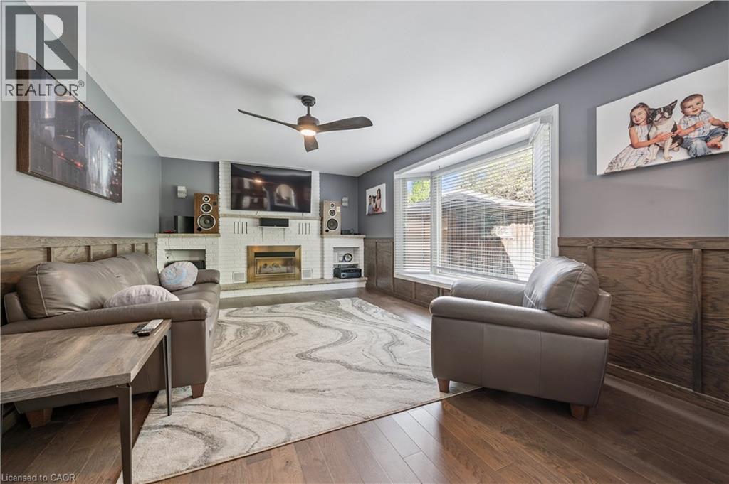 












236 IRONWOOD Road

,
Guelph,




Ontario
N1G3G1

