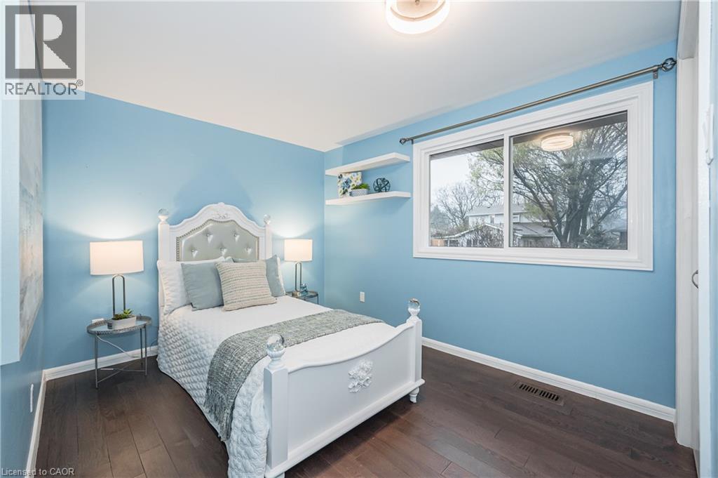 












236 IRONWOOD Road

,
Guelph,




Ontario
N1G3G1

