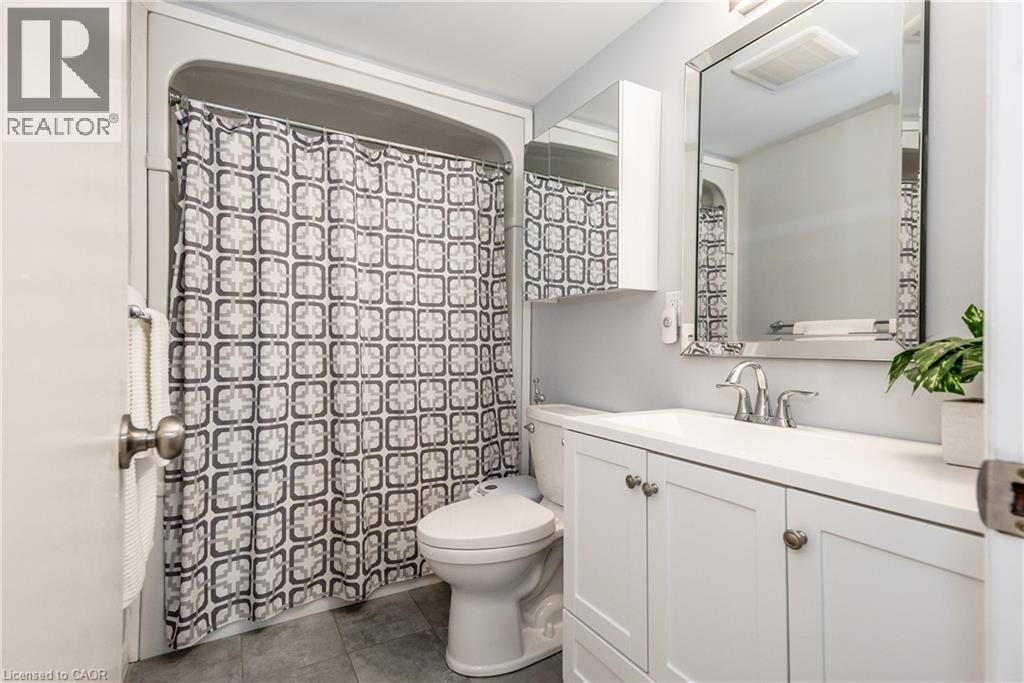 












236 IRONWOOD Road

,
Guelph,




Ontario
N1G3G1

