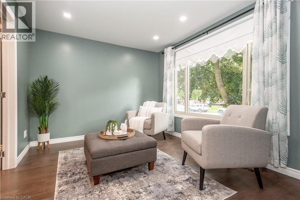 












236 IRONWOOD Road

,
Guelph,




Ontario
N1G3G1

