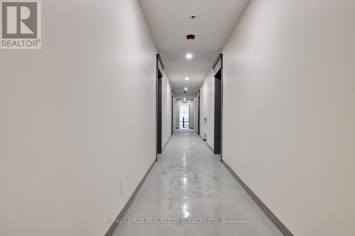 












21 - 20 DUKE STREET

,
Hamilton,




Ontario
L8P1X1

