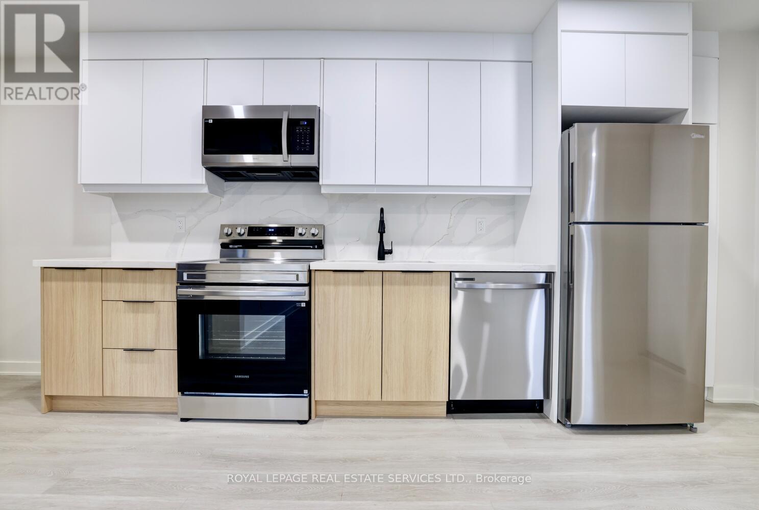 












21 - 20 DUKE STREET

,
Hamilton,




Ontario
L8P1X1

