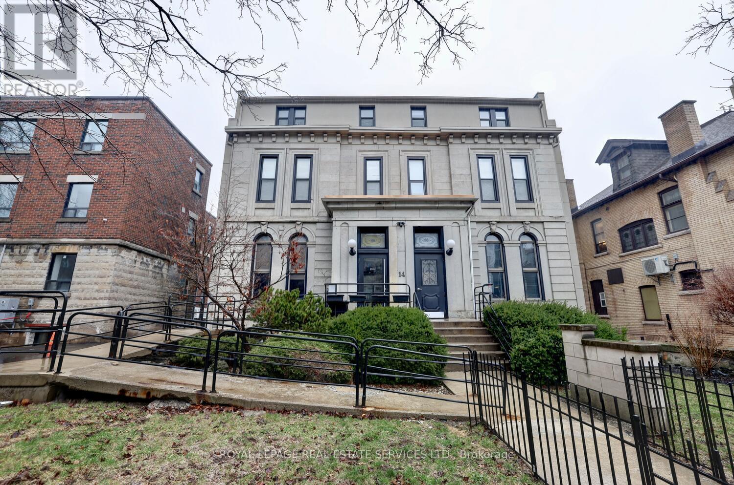 












21 - 20 DUKE STREET

,
Hamilton,




Ontario
L8P1X1

