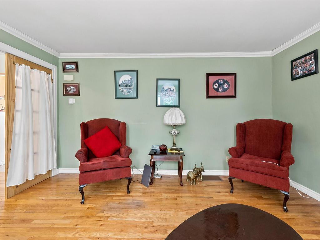 












70 Station Road

,
Kinsac,




NS
B4G 1C8

