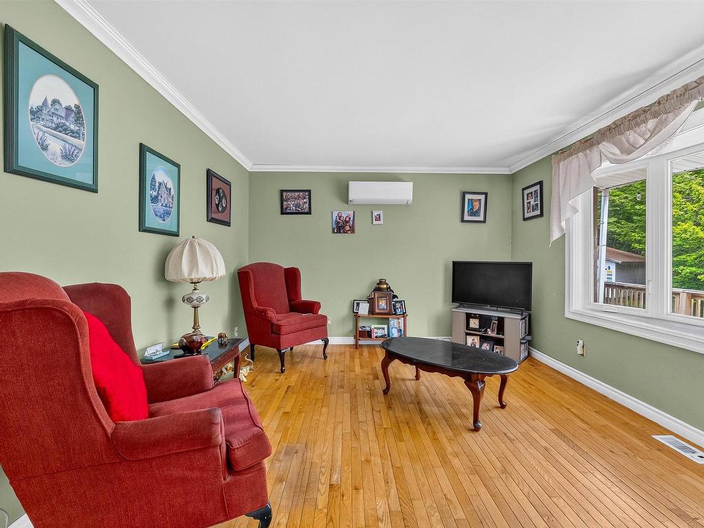 












70 Station Road

,
Kinsac,




NS
B4G 1C8

