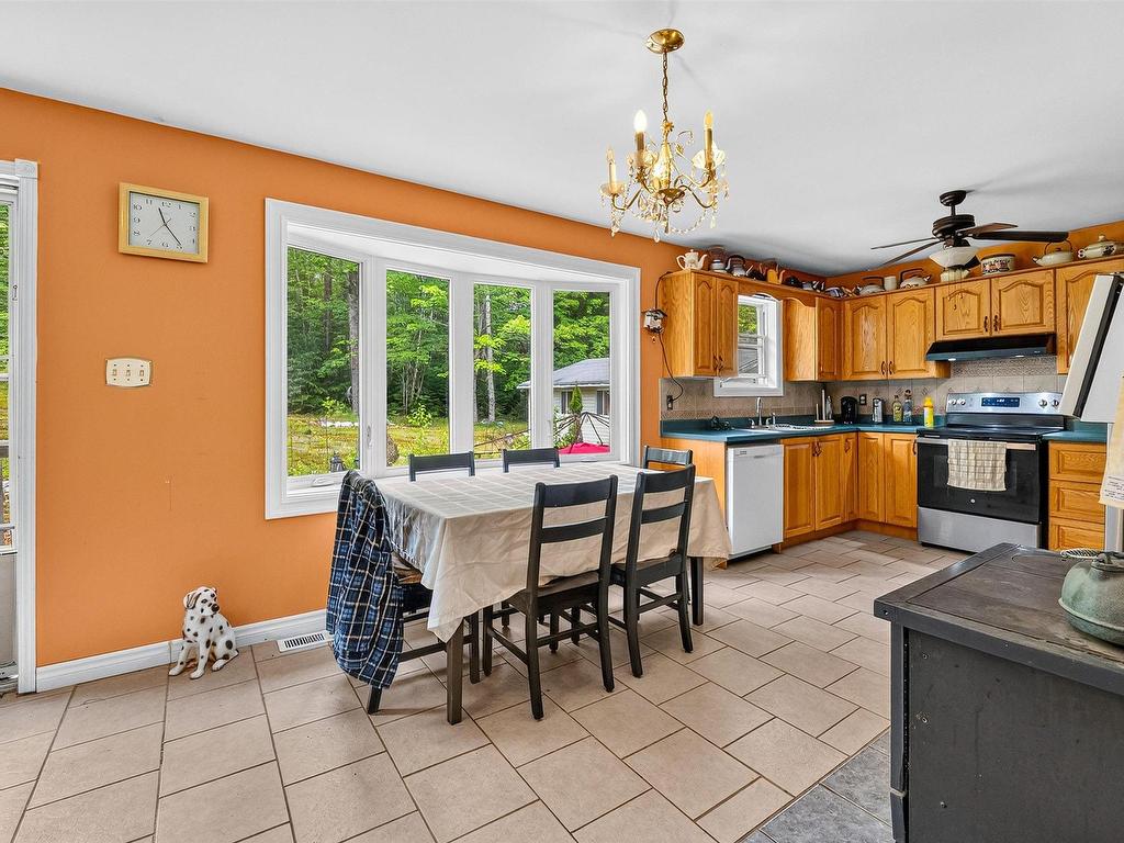 












70 Station Road

,
Kinsac,




NS
B4G 1C8

