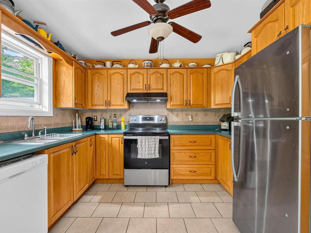 












70 Station Road

,
Kinsac,




NS
B4G 1C8

