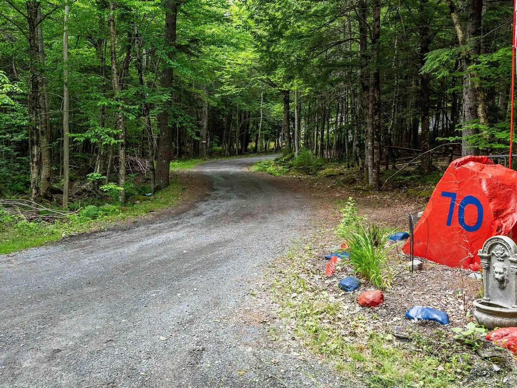 












70 Station Road

,
Kinsac,




NS
B4G 1C8

