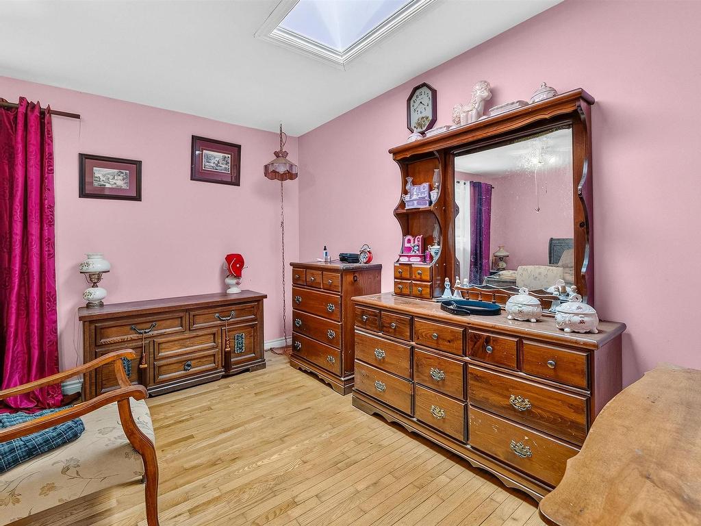 












70 Station Road

,
Kinsac,




NS
B4G 1C8


