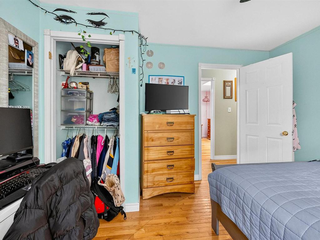 












70 Station Road

,
Kinsac,




NS
B4G 1C8

