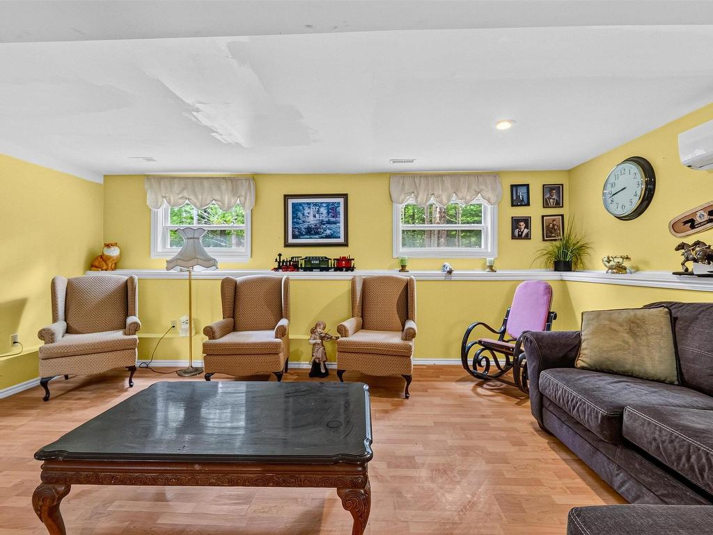 












70 Station Road

,
Kinsac,




NS
B4G 1C8


