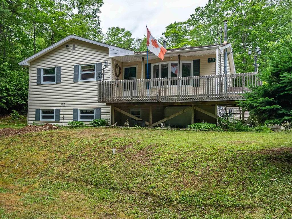












70 Station Road

,
Kinsac,




NS
B4G 1C8

