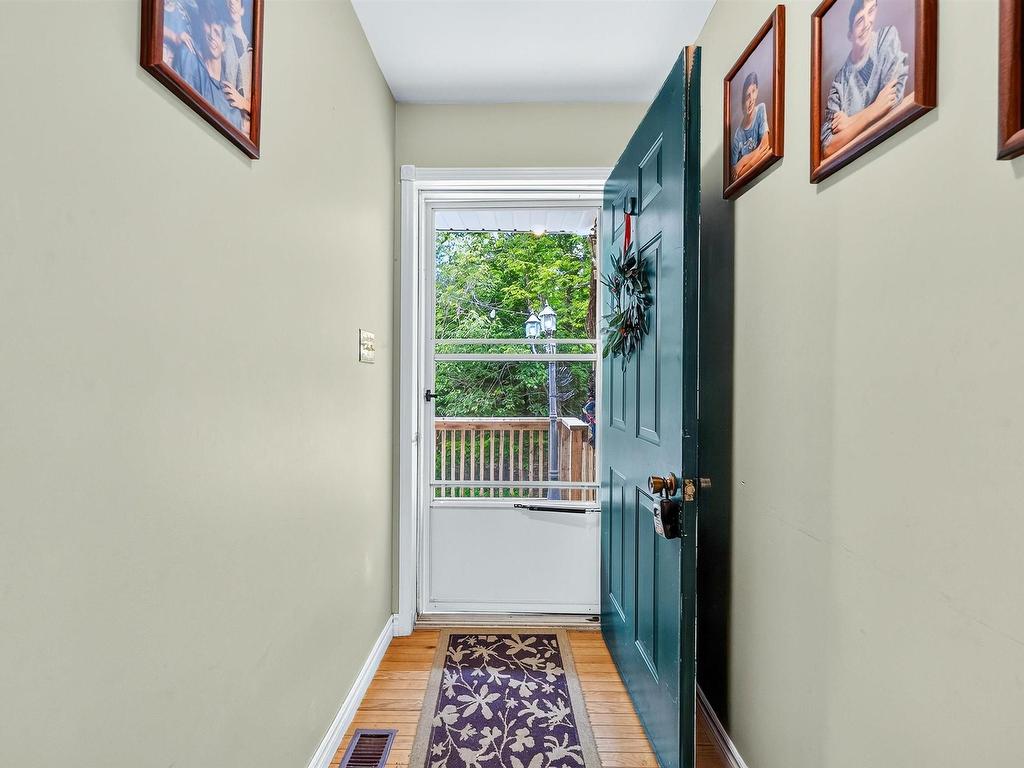 












70 Station Road

,
Kinsac,




NS
B4G 1C8

