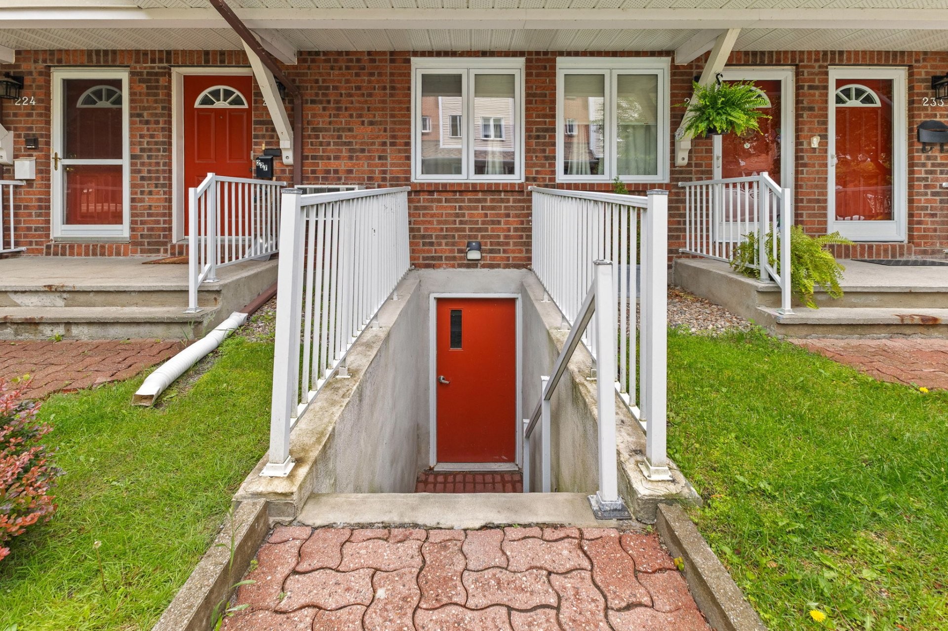 









449


Boul. Wilfrid-Lavigne

, 239,
Gatineau (Aylmer),




QC
J9H6P1

