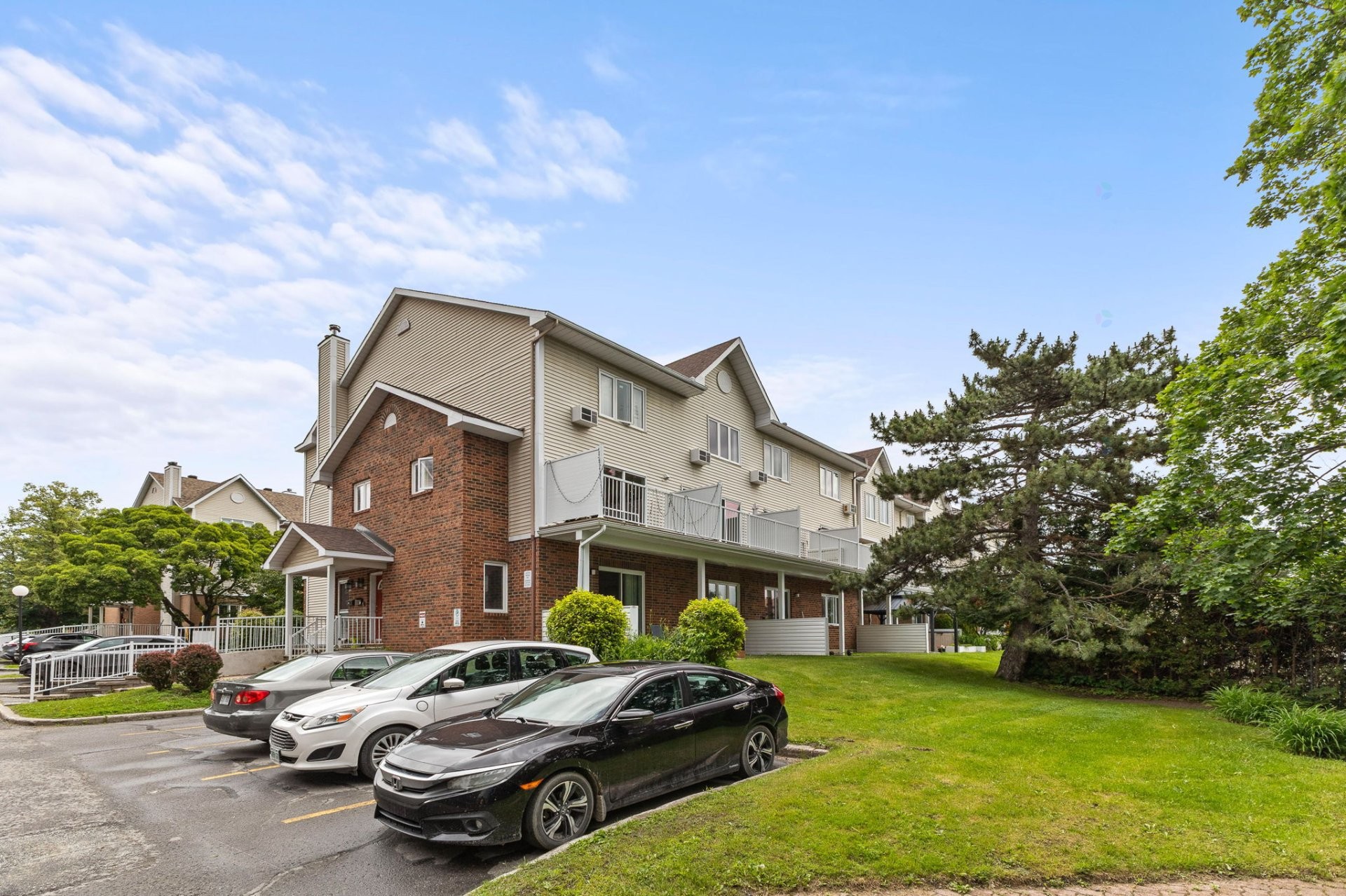 









449


Boul. Wilfrid-Lavigne

, 239,
Gatineau (Aylmer),




QC
J9H6P1

