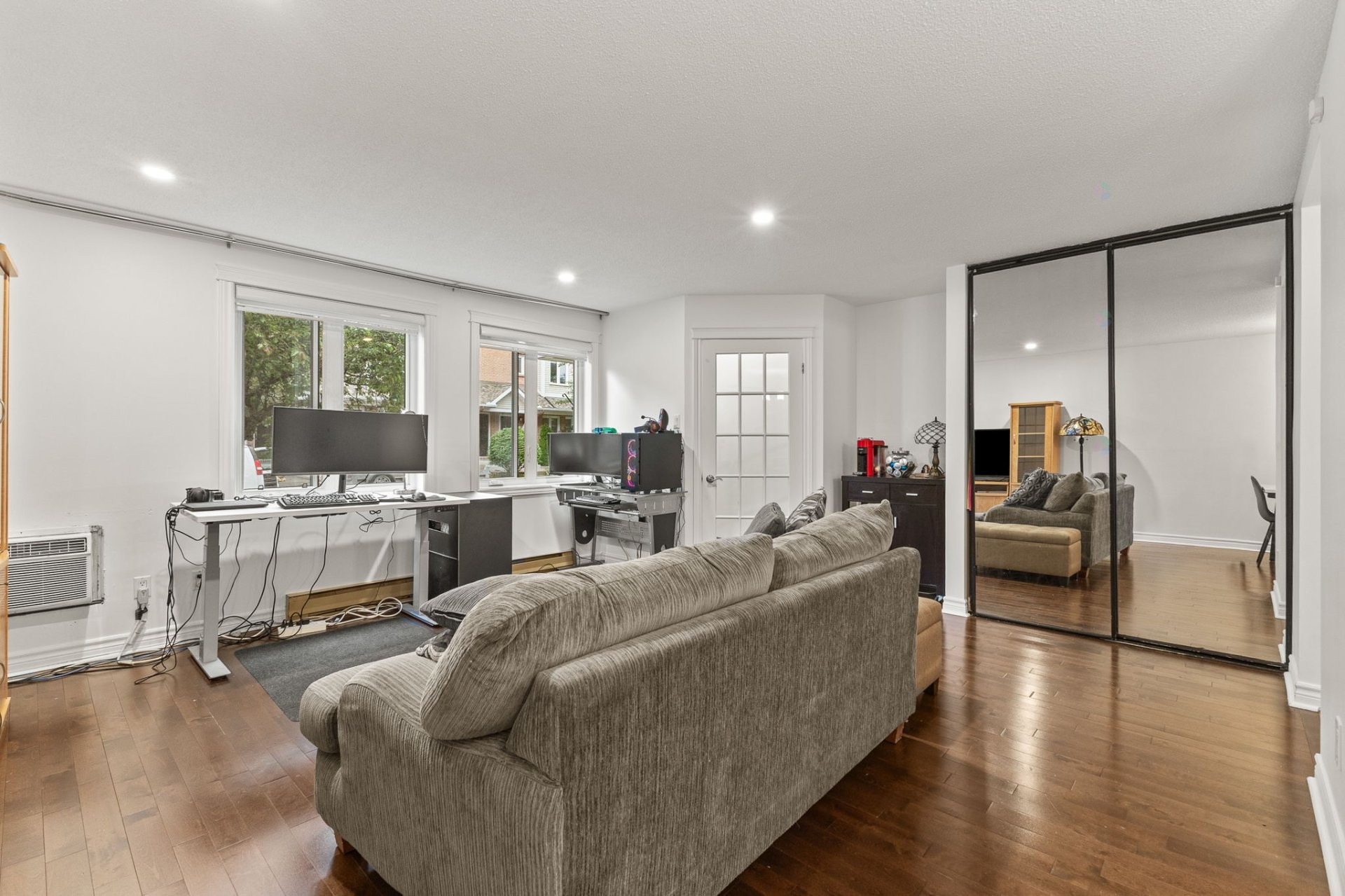 









449


Boul. Wilfrid-Lavigne

, 239,
Gatineau (Aylmer),




QC
J9H6P1

