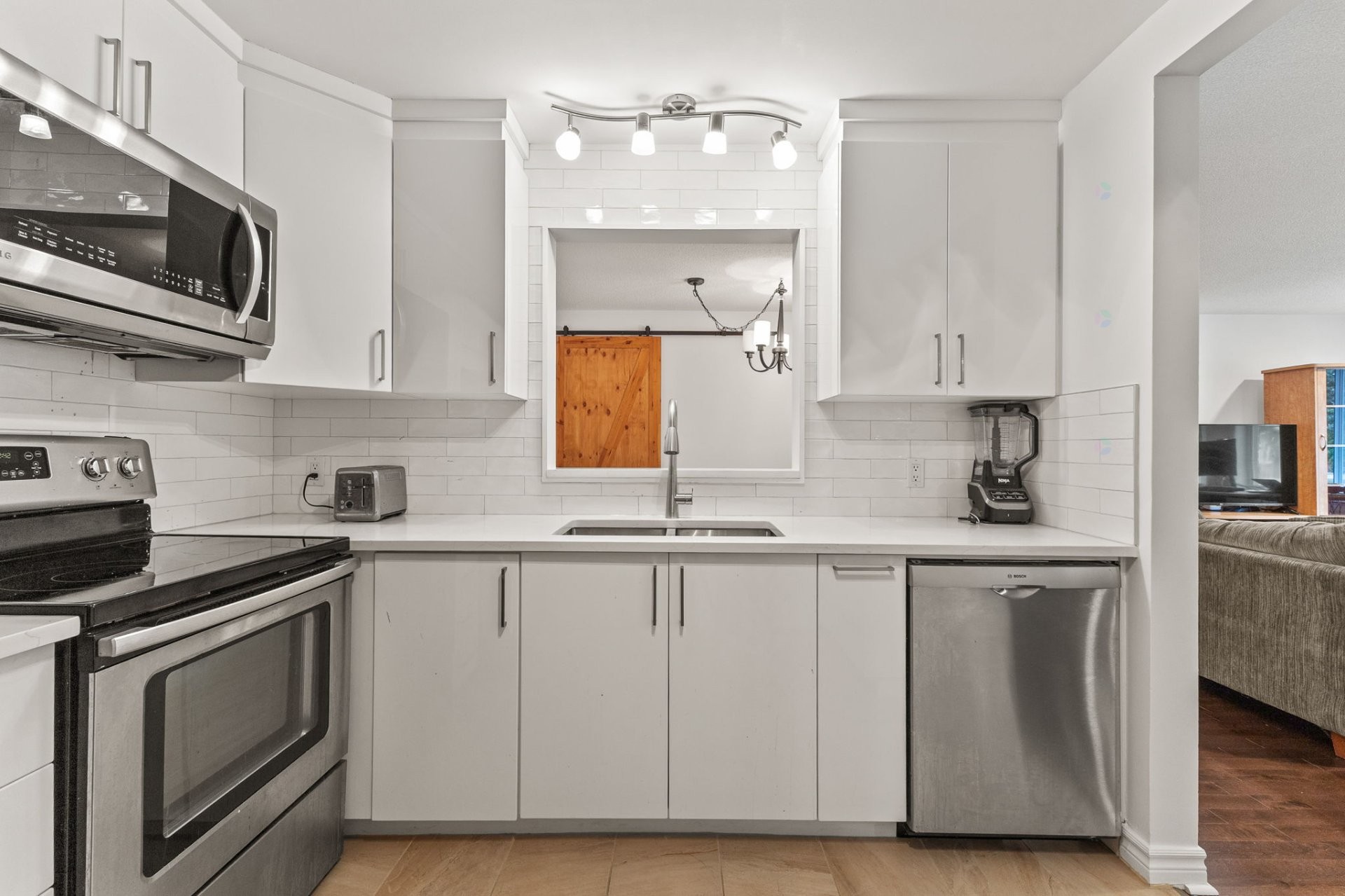 









449


Boul. Wilfrid-Lavigne

, 239,
Gatineau (Aylmer),




QC
J9H6P1

