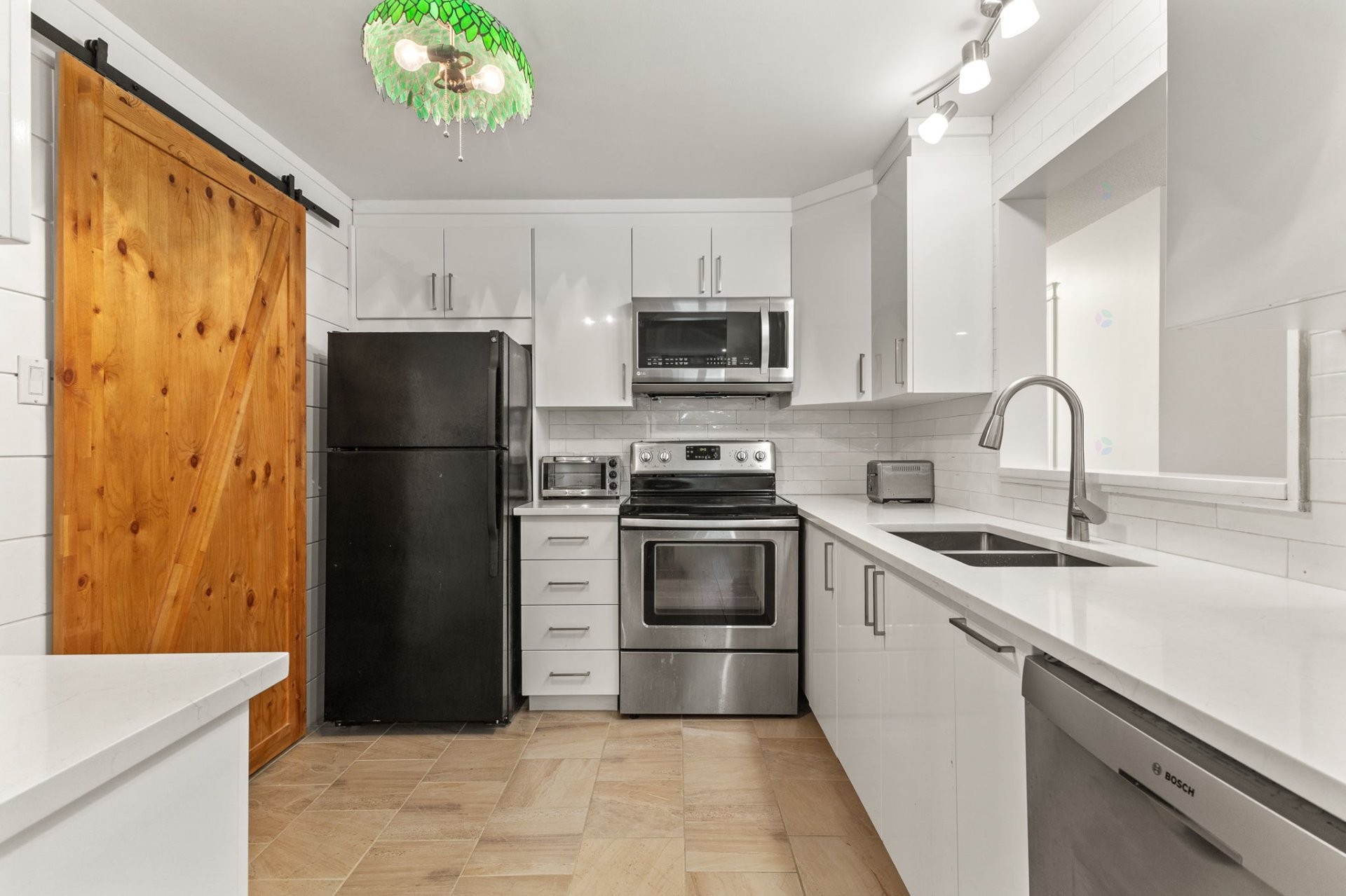 









449


Boul. Wilfrid-Lavigne

, 239,
Gatineau (Aylmer),




QC
J9H6P1

