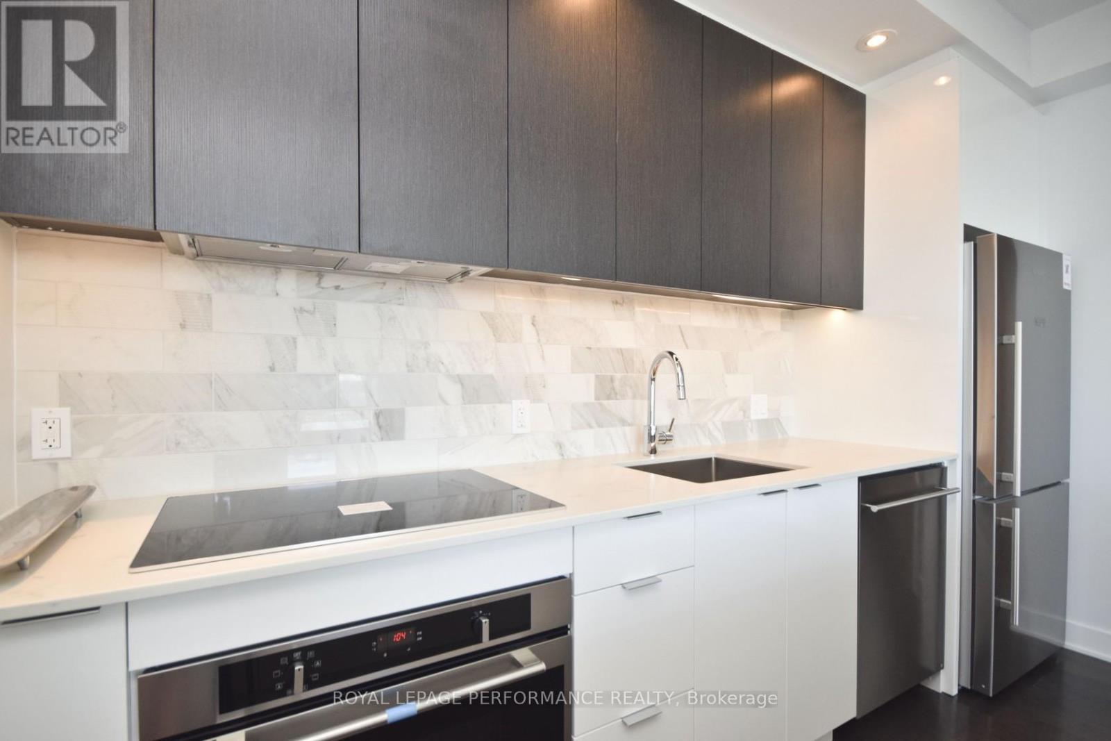 












2109 - 20 DALY AVENUE

,
Ottawa,




Ontario
K1N6E2

