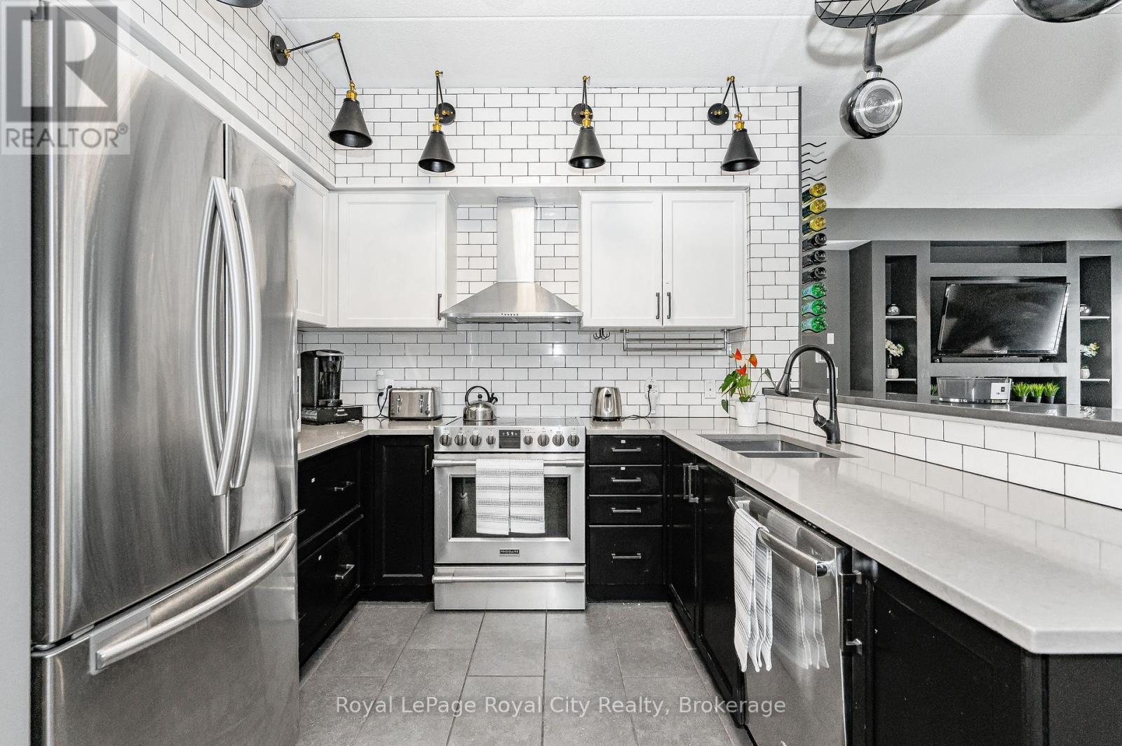 












102 - 308 WATSON PARKWAY N

,
Guelph (Grange Road),




Ontario
N1E0G7

