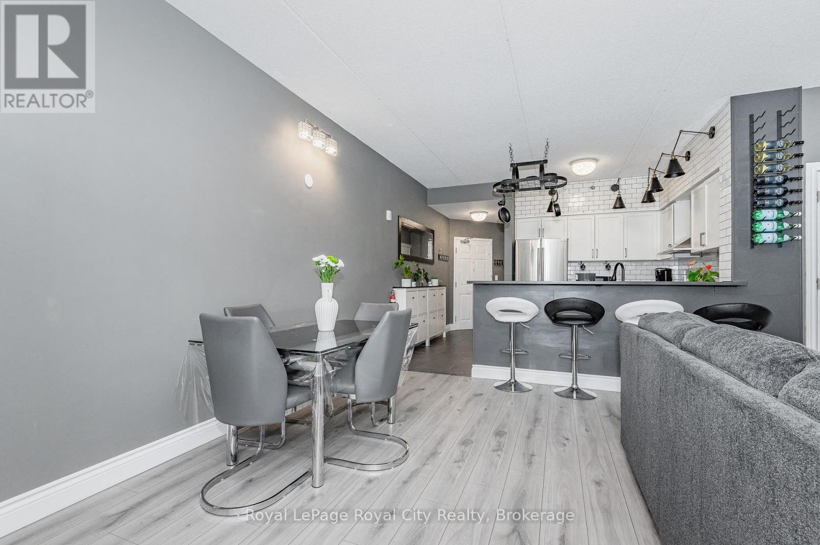 












102 - 308 WATSON PARKWAY N

,
Guelph (Grange Road),




Ontario
N1E0G7

