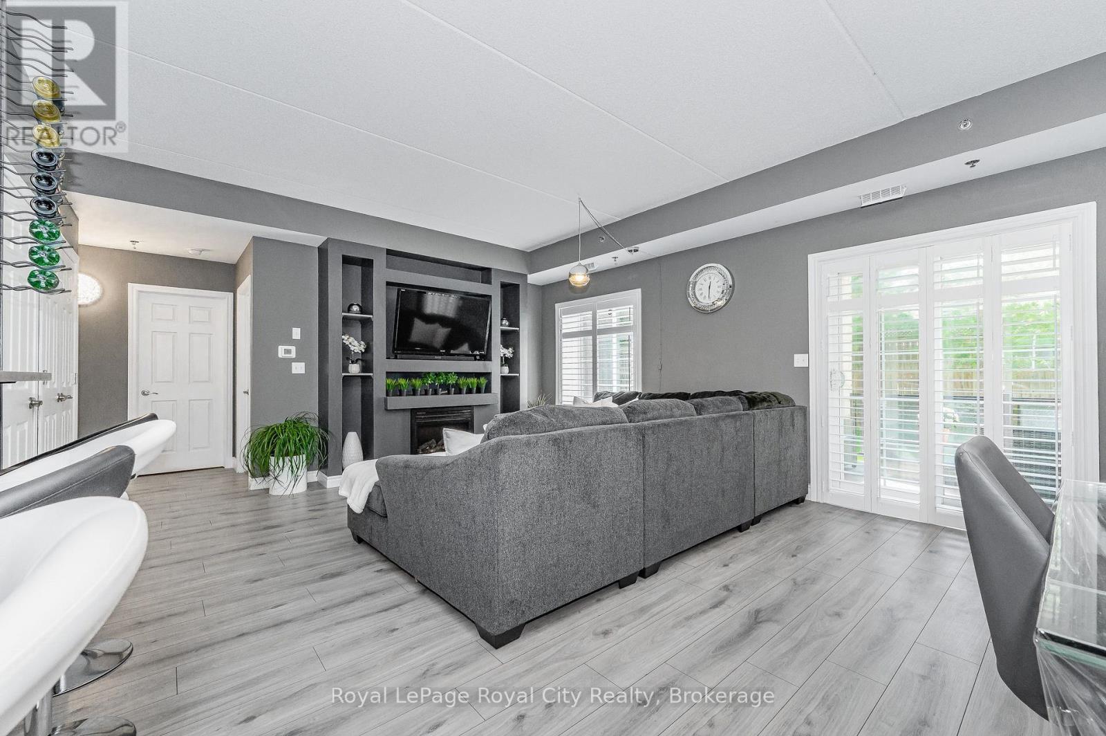 












102 - 308 WATSON PARKWAY N

,
Guelph (Grange Road),




Ontario
N1E0G7

