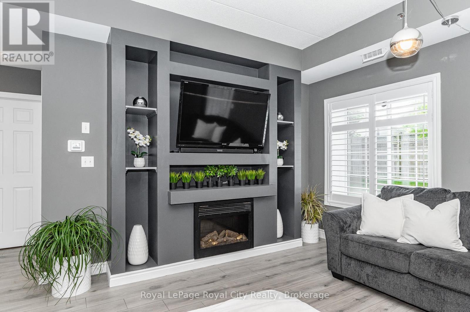 












102 - 308 WATSON PARKWAY N

,
Guelph (Grange Road),




Ontario
N1E0G7

