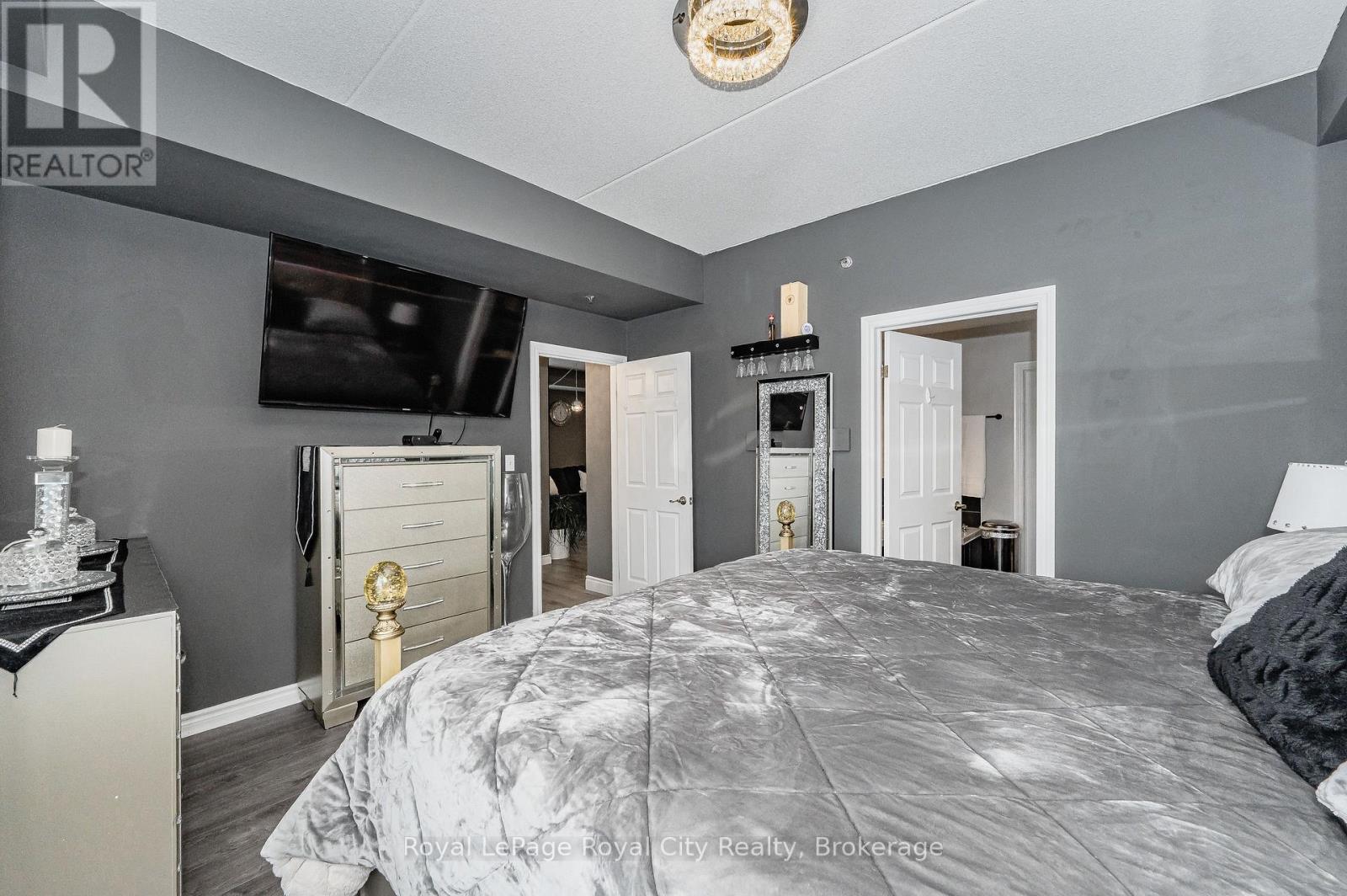 












102 - 308 WATSON PARKWAY N

,
Guelph (Grange Road),




Ontario
N1E0G7

