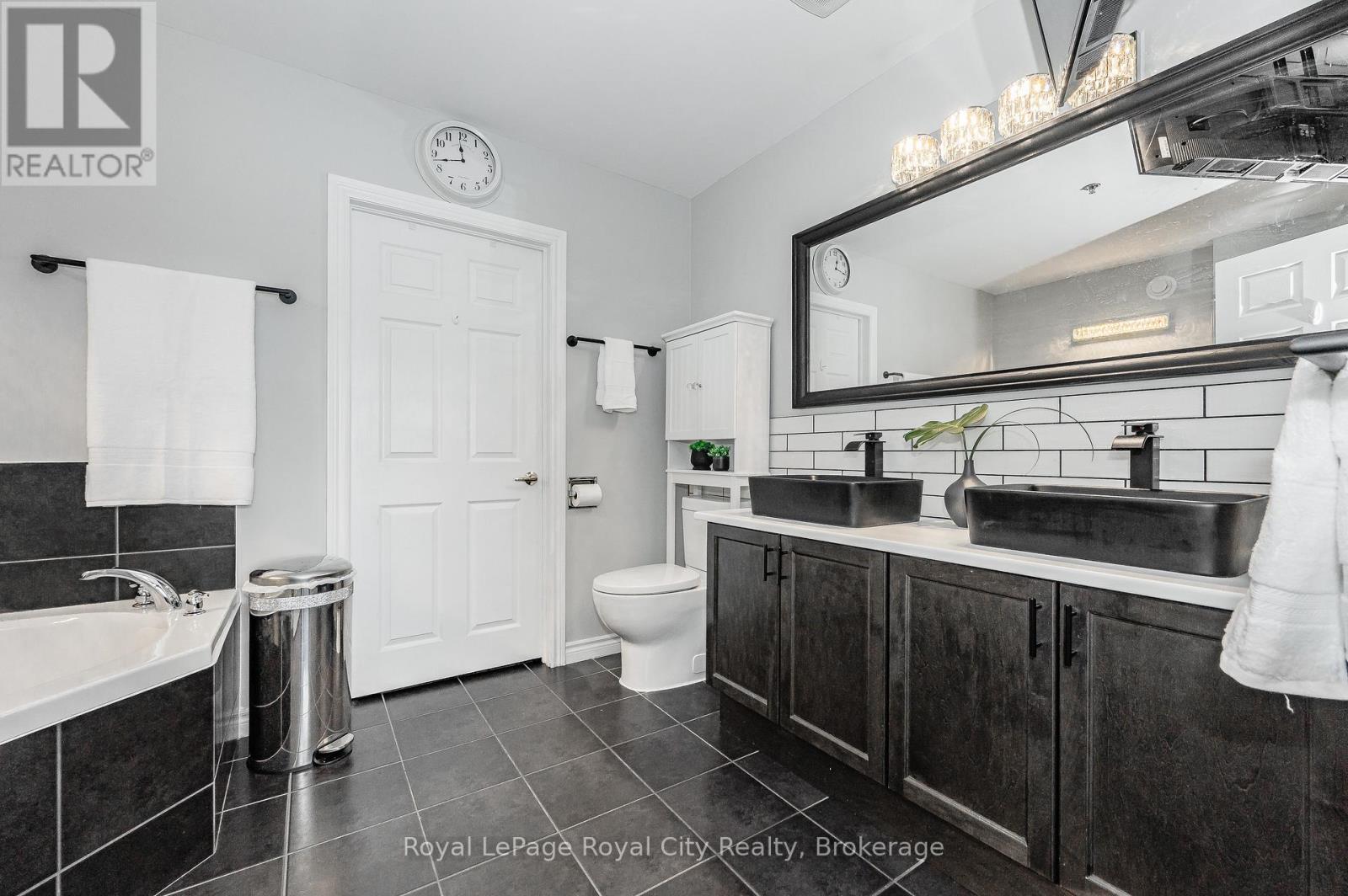 












102 - 308 WATSON PARKWAY N

,
Guelph (Grange Road),




Ontario
N1E0G7

