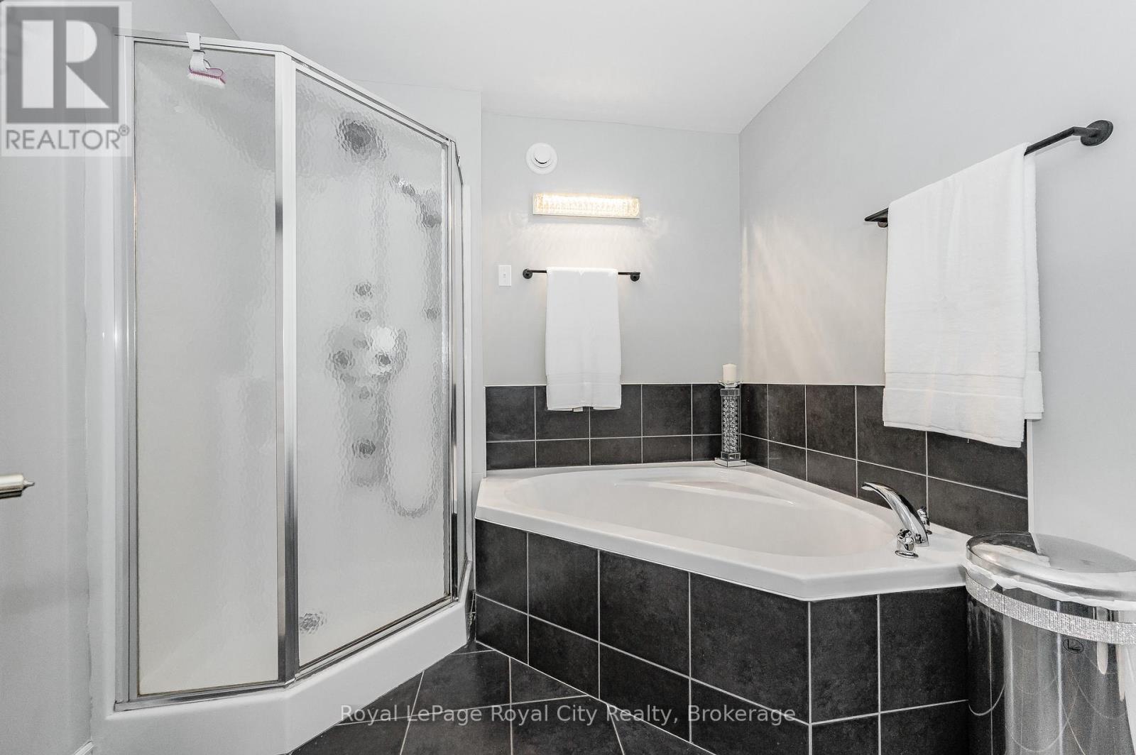 












102 - 308 WATSON PARKWAY N

,
Guelph (Grange Road),




Ontario
N1E0G7

