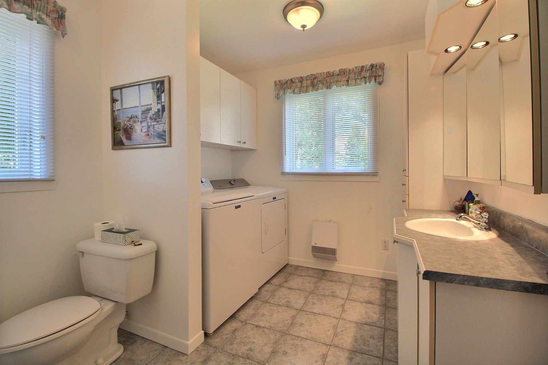 









1960


Av. Albert-Dufresne

,
Shawinigan,




QC
G9P4Y4

