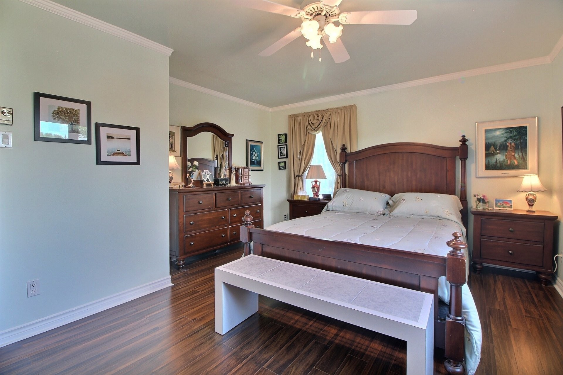 









1960


Av. Albert-Dufresne

,
Shawinigan,




QC
G9P4Y4

