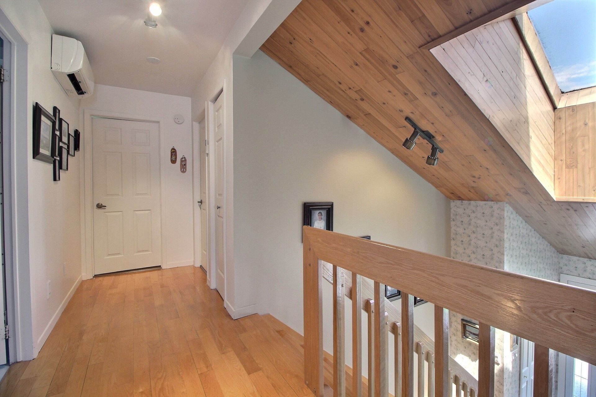 









1960


Av. Albert-Dufresne

,
Shawinigan,




QC
G9P4Y4

