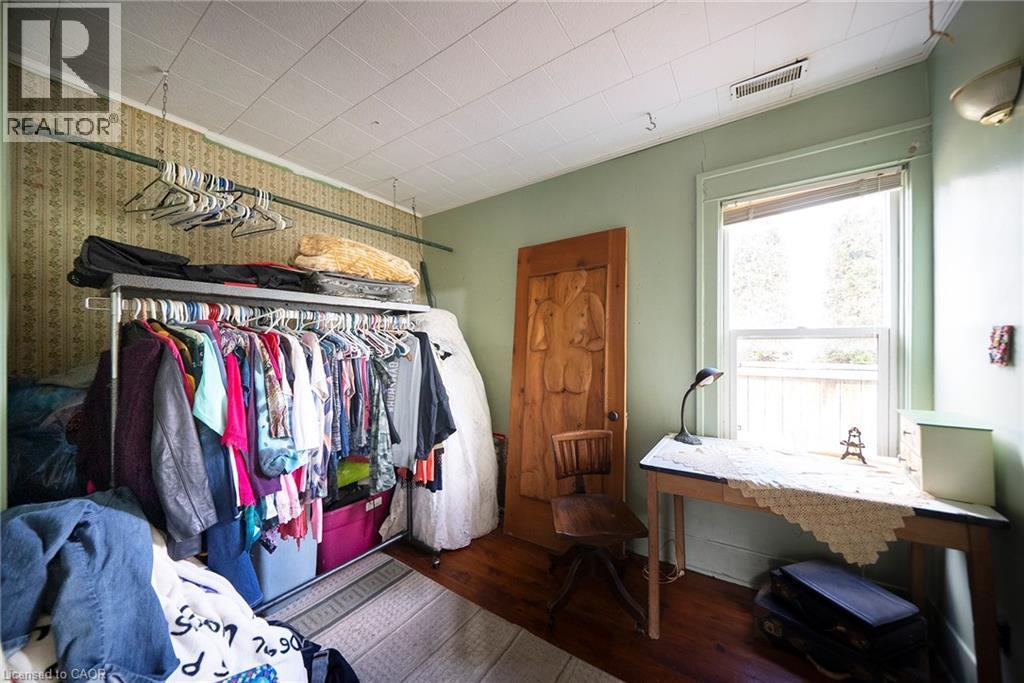 












1045 BAY Street

,
Port Rowan,




Ontario
N0E1M0


