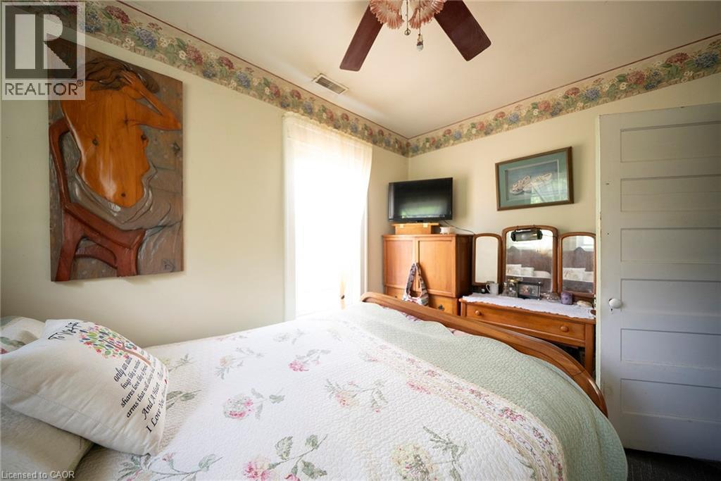 












1045 BAY Street

,
Port Rowan,




Ontario
N0E1M0


