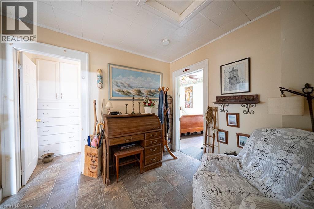 












1045 BAY Street

,
Port Rowan,




Ontario
N0E1M0

