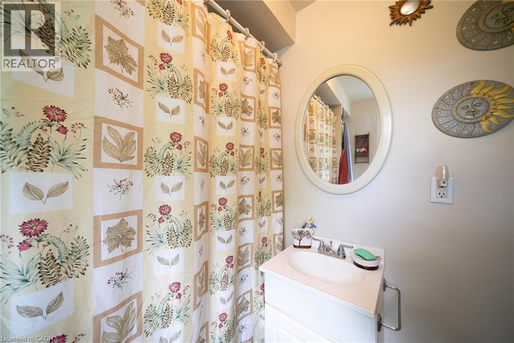 












1045 BAY Street

,
Port Rowan,




Ontario
N0E1M0

