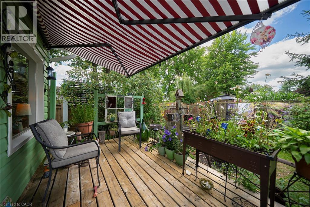 












1045 BAY Street

,
Port Rowan,




Ontario
N0E1M0


