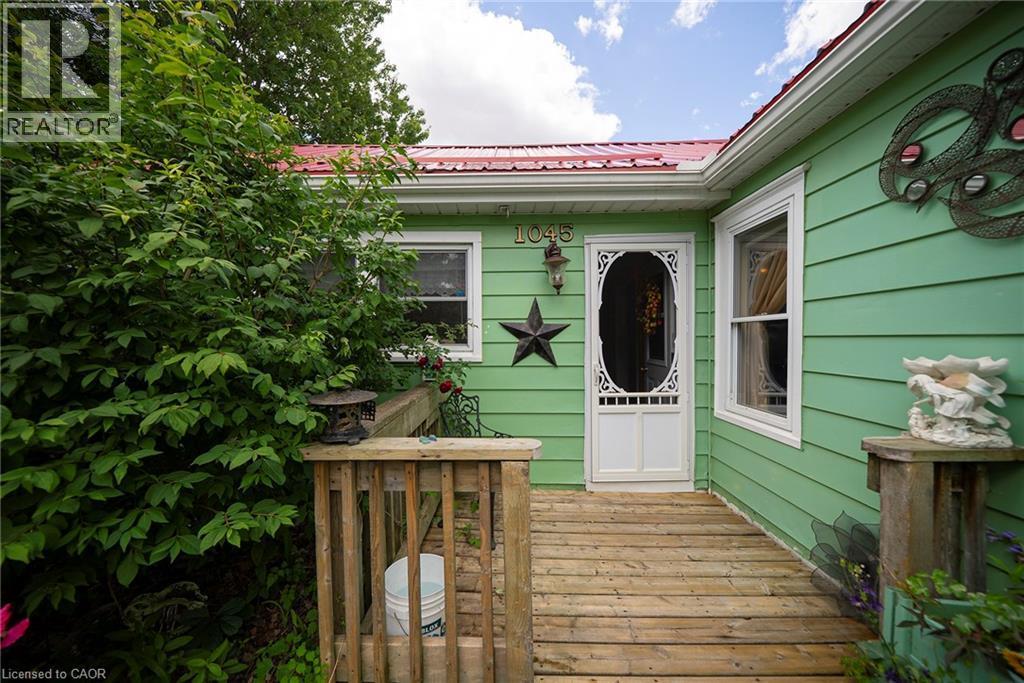 












1045 BAY Street

,
Port Rowan,




Ontario
N0E1M0

