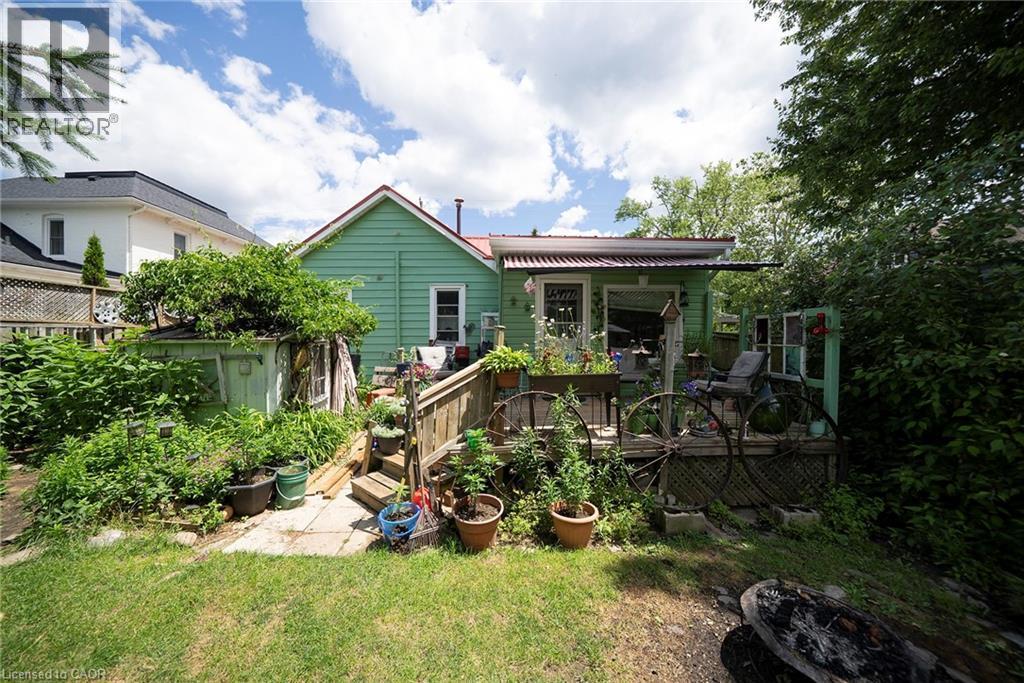 












1045 BAY Street

,
Port Rowan,




Ontario
N0E1M0

